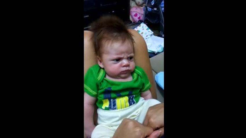 [VIDEO] El bebe malhumorado que encanta las redes sociales