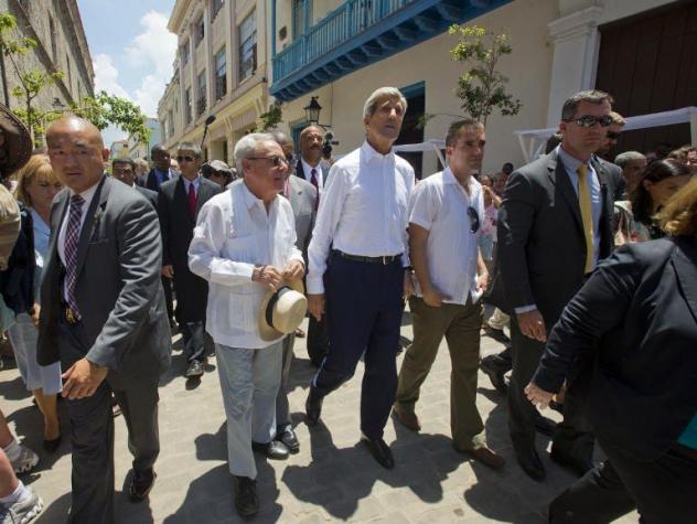 Tras histórica visita, Kerry se va de Cuba, donde pide avances en DD.HH.