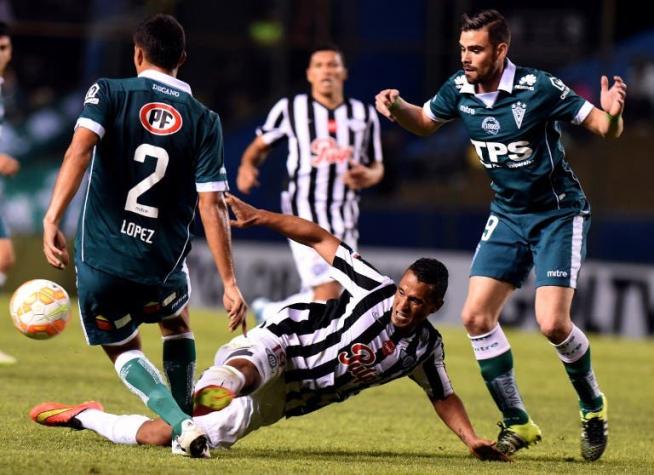 Con dos goles de penal Wanderers pierde ante Libertad y dice adiós a Sudamericana