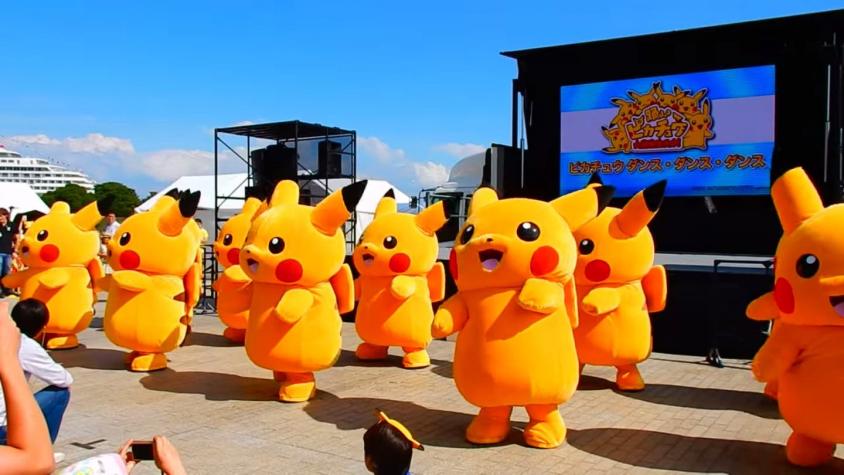 [VIDEO] Tiernos Pikachu se lucieron con alegre coreografía