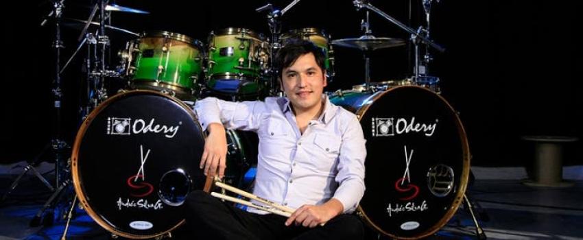 Andrés Silva, el músico que se transformó en el "camaleón" de la batería
