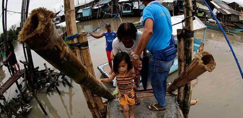 Tifón Goni pasa por Japón tras dejar 26 muertos en Filipinas