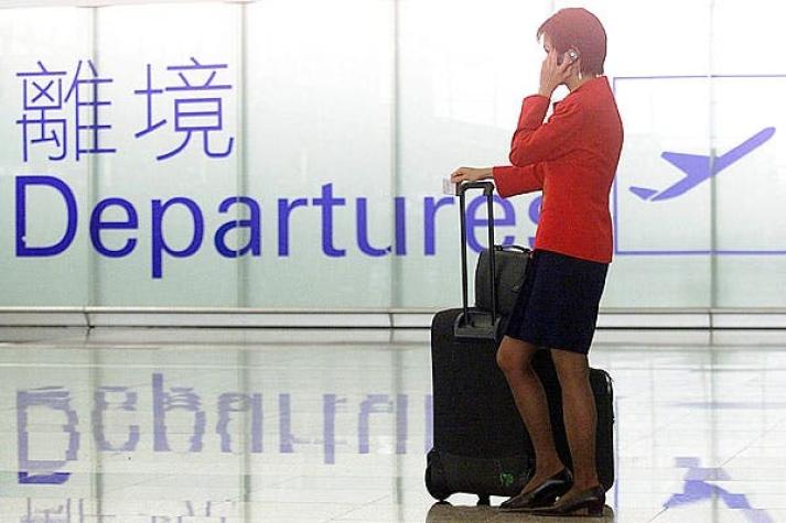 Aerolínea china es acusada de no permitir que azafata vuele producto de su peso