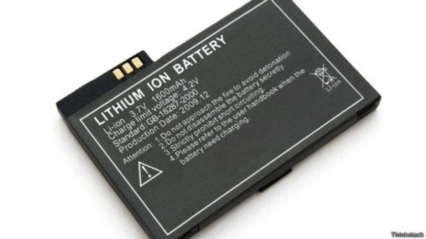 Por qué prohíben las baterías de litio en muchos aviones