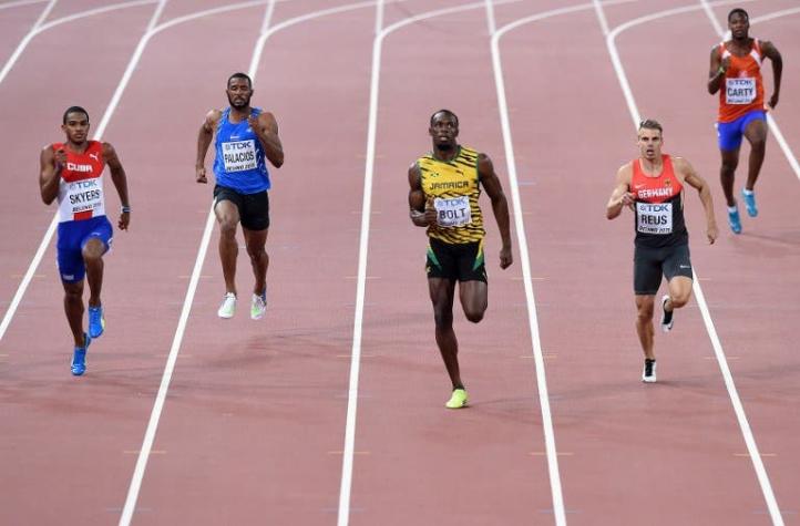 Bolt intratable: Gana semifinal en 200 metros y apunta a desafío con Gatlin