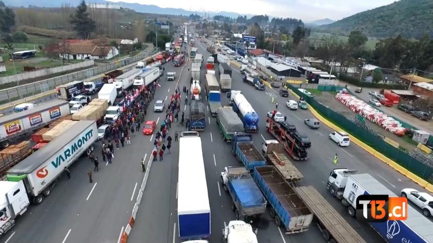 [VIDEO] Así se vio la manifestación de los camioneros desde las alturas