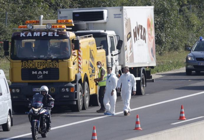 Austria: Detienen a tres personas que estarían ligadas a hallazgo de migrantes en camión