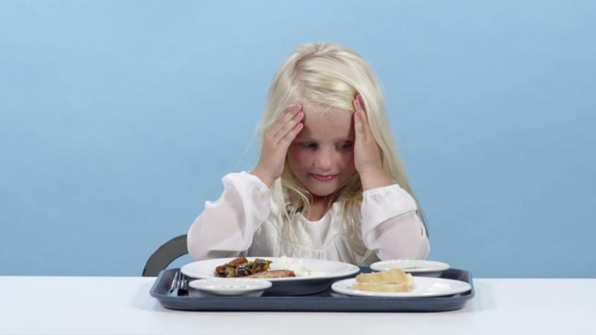 [VIDEO] ¿Problemas con la comida? Estos niños probaron los almuerzos escolares del mundo