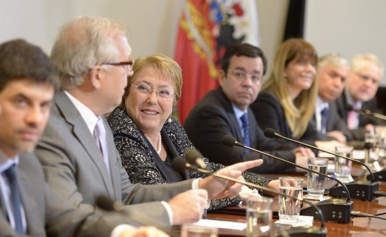 Bachelet pide a ministros mejorar gestión y priorizar iniciativas con sello ciudadano