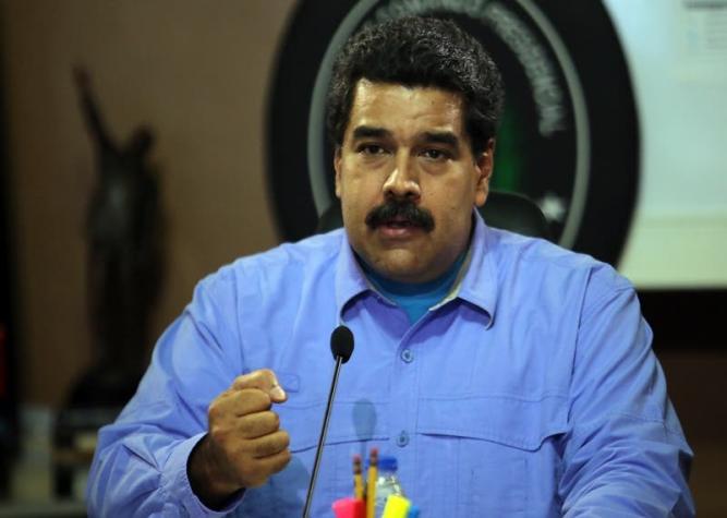 Maduro cierra más fronteras con Colombia y añade presencia militar