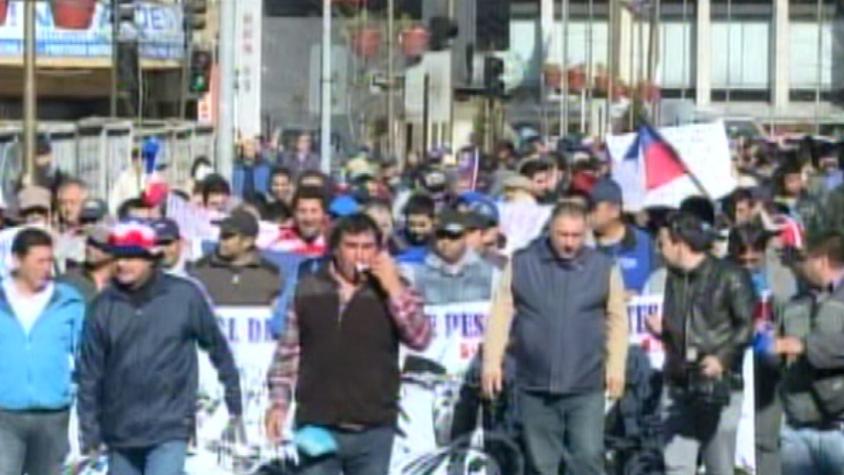 Pescadores artesanales de Coronel, Lota y Talcahuano marcharon por el centro de Concepción