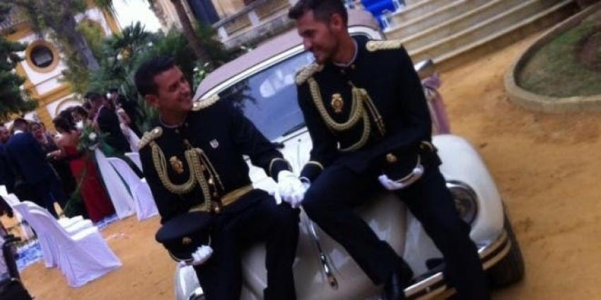Celebran en España primera boda gay entre dos miembros de la policía