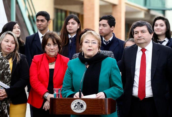 Bachelet destaca aprobación de Carrera Docente en Comisión y asegura: "Los prejuicios no ayudan"