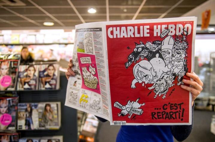 Charlie Hebdo nuevamente en el ojo del huracán por caricaturizar al niño sirio ahogado