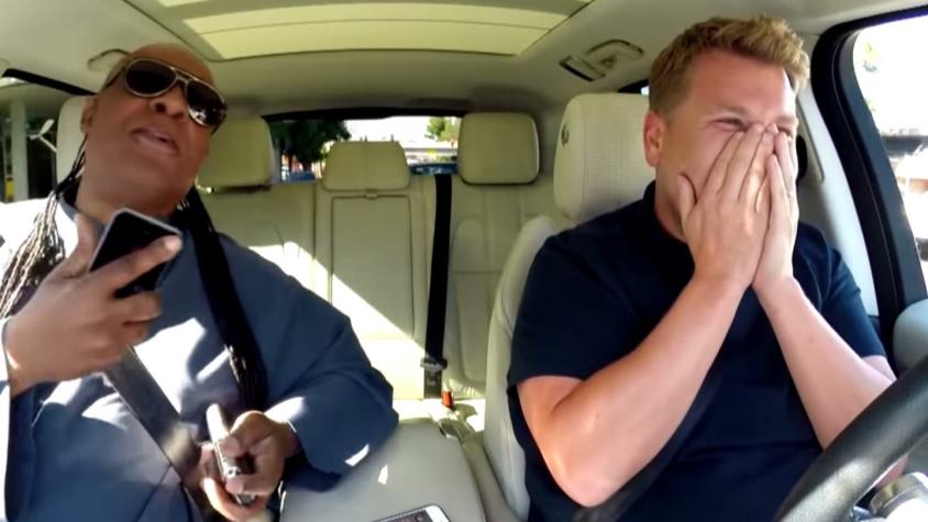 [VIDEO] Conductor de TV tuvo emotivo y musical paseo en automóvil con Stevie Wonder
