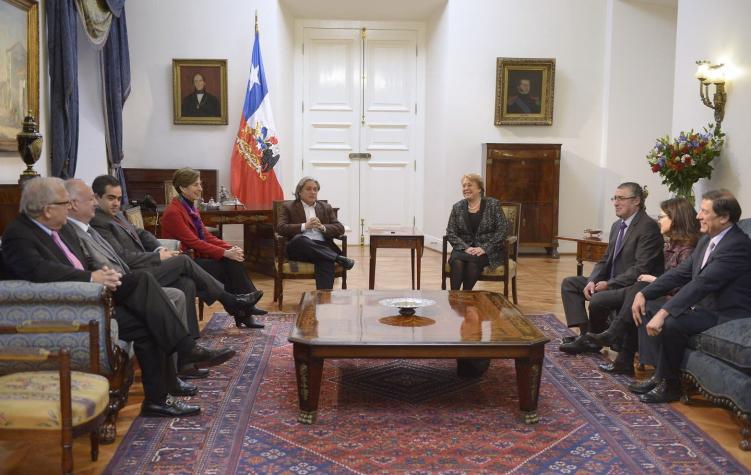 Terminar con el "fuego amigo": El llamado de Bachelet a los presidentes de la Nueva Mayoría