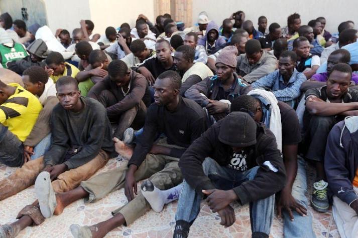Más de 2 mil migrantes son socorridos en las costas de Libia