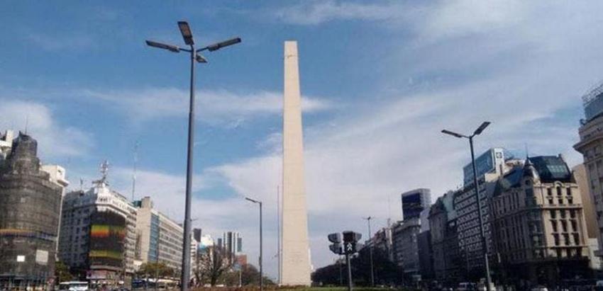 La "misteriosa" desaparición de la parte más alta del Obelisco