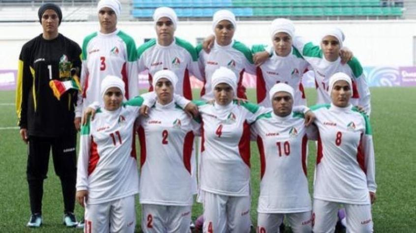 Denuncian que 8 integrantes del equipo femenino de fútbol iraní no serían mujeres