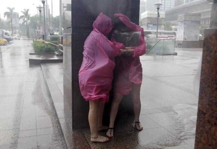 El impresionante tifón en Taiwán que obliga a miles de personas a evacuar