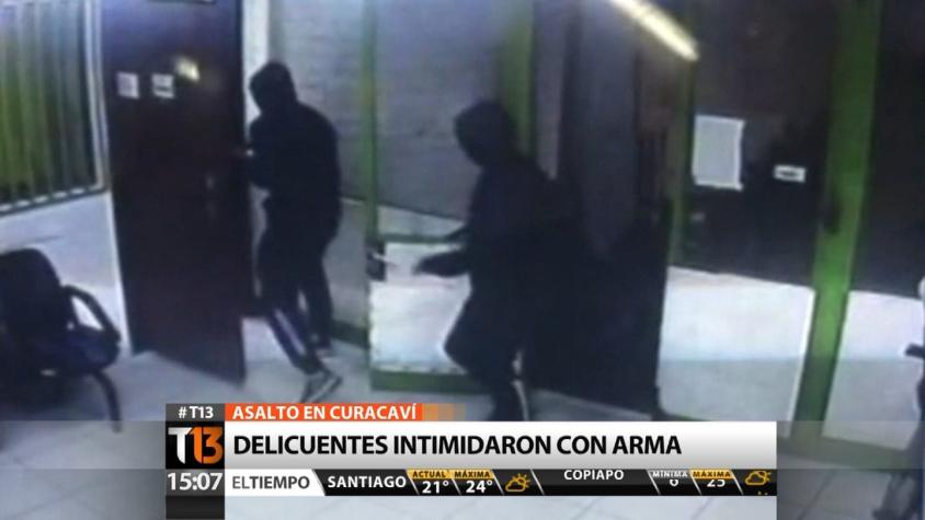 [VIDEO] Carabineros detiene a delincuentes tras asalto a estación de servicio
