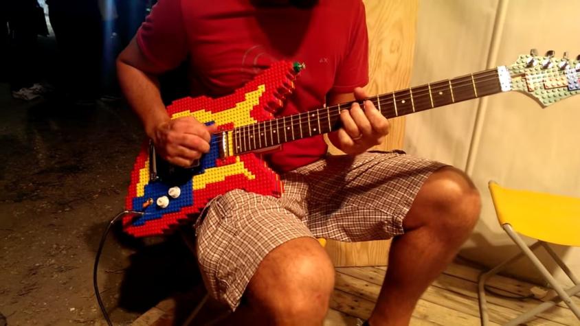 [VIDEO] Esta es la guitarra hecha con Lego que te hará perder la cabeza
