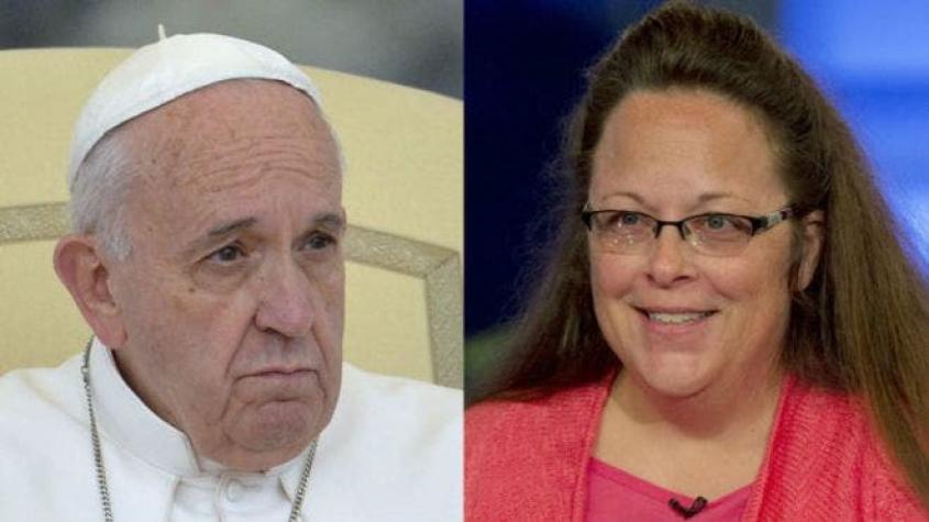 El encuentro secreto del Papa Francisco con la funcionaria encarcelada por negarse a casar gays