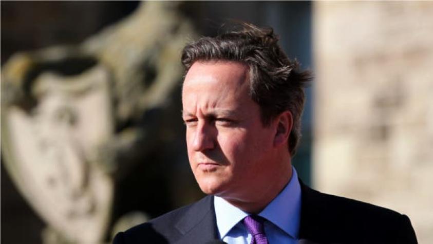 Cameron llega a Beirut para hablar sobre la crisis de refugiados
