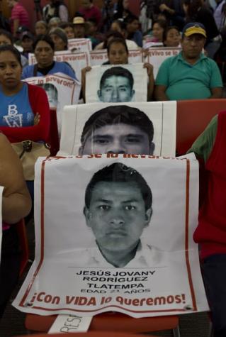 México hace público en internet expediente de los 43 estudiantes desaparecidos