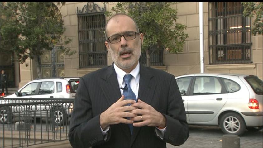 Ministro Valdés explica que disminución de becas se debe a aumento de aportes directos