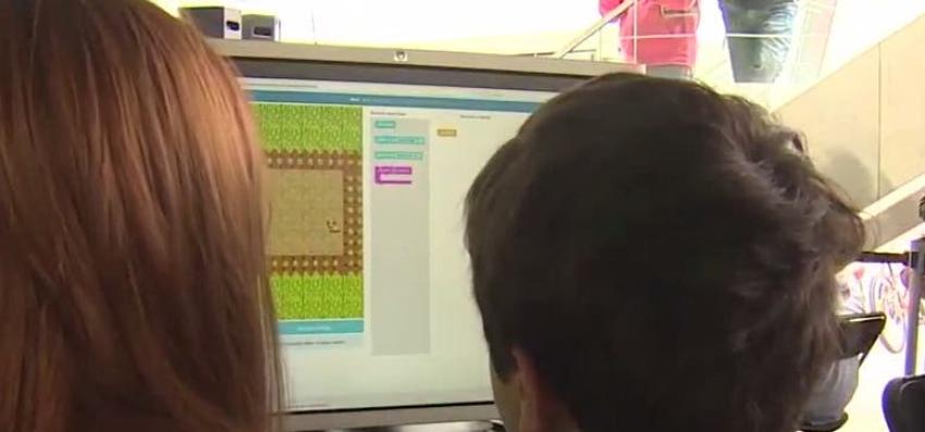 [VIDEO] Hora del código: La campaña que busca enseñar programación computacional