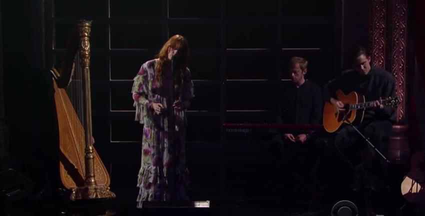 [VIDEO] Camino a Lollapalooza Chile 2016: Florence + The Machine brilla en late estadounidense