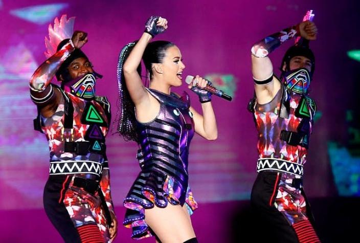 Sernac oficiará a productora tras reclamos por concierto de Katy Perry