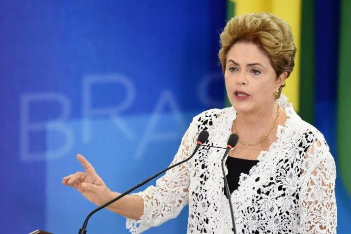 Rousseff dice que en Brasil se prepara un golpe de Estado "a la paraguaya"