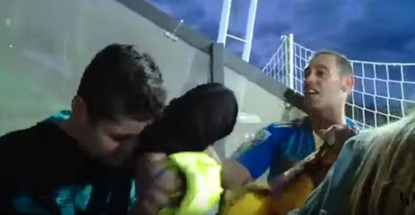 [VIDEO] El emotivo gesto de Iker Casillas que hizo llorar a un niño