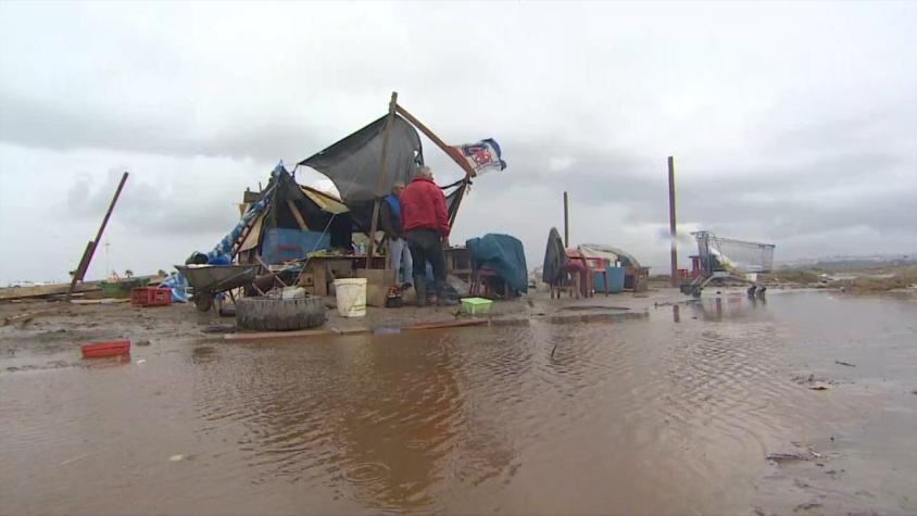 Vecinos de Coquimbo azotados por la lluvia reclaman por reconstrucción