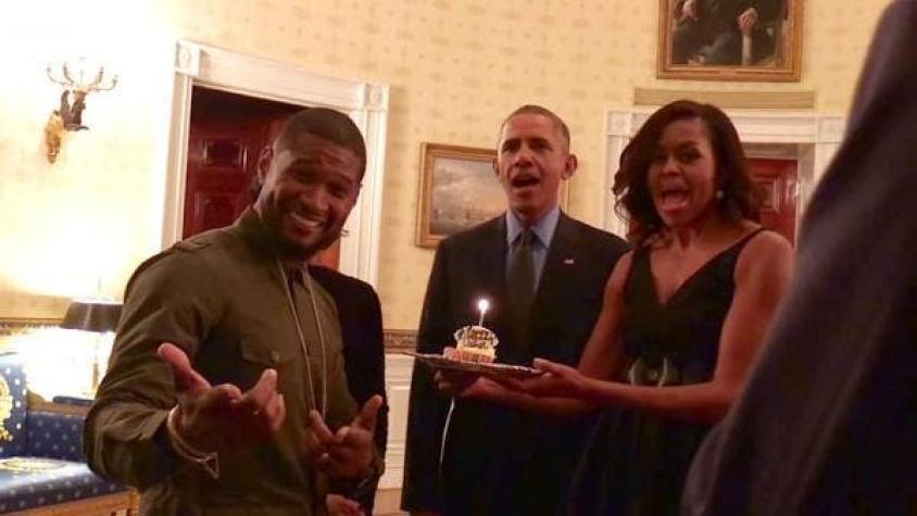 [VIDEO] Los Obama cantan "cumpleaños feliz" al músico estadounidense Usher