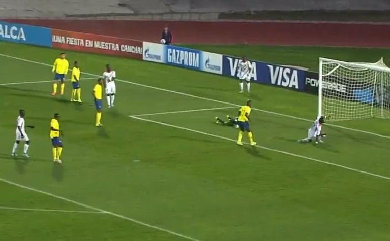 [VIDEO] Un grueso error de la defensa de Ecuador y Malí anota el 1-0