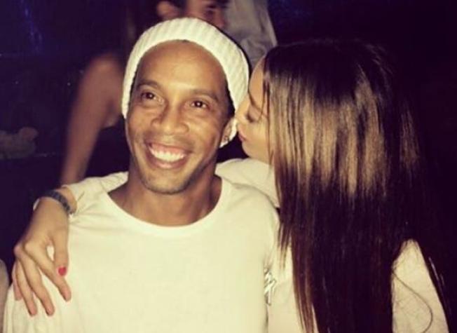 La acalorada noche de fiesta de Ronaldinho junto a la Miss Serbia