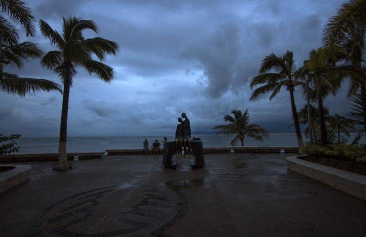 Huracán Patricia baja a categoría 1 y es considerado tormenta tropical tras internarse en México