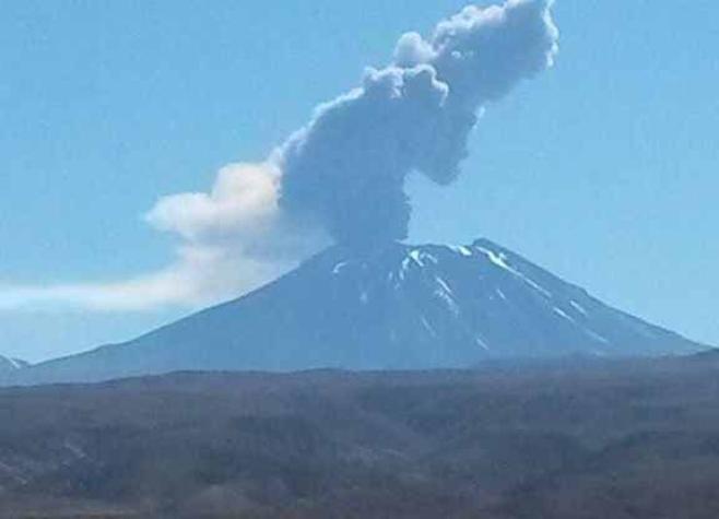 Volcán Láscar registra aumento de actividad y decretan alerta amarilla