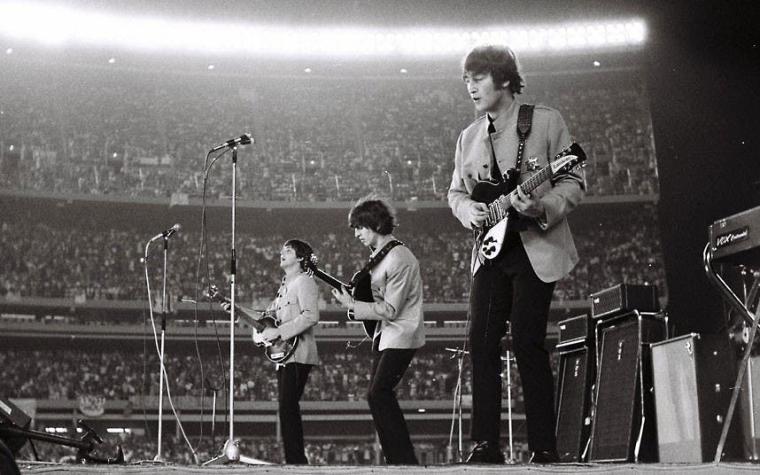 Guitarra de John Lennon fue subastada en 2.4 millones de dólares