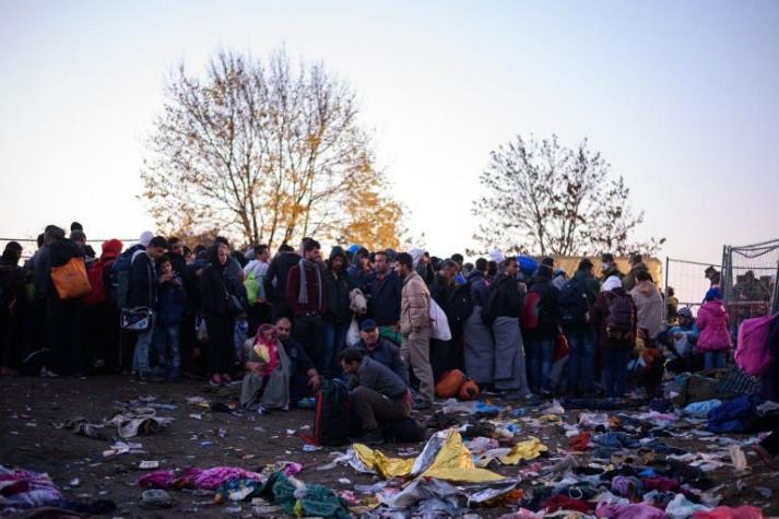 Bulgaria: descubren a 129 refugiados escondidos en un camión