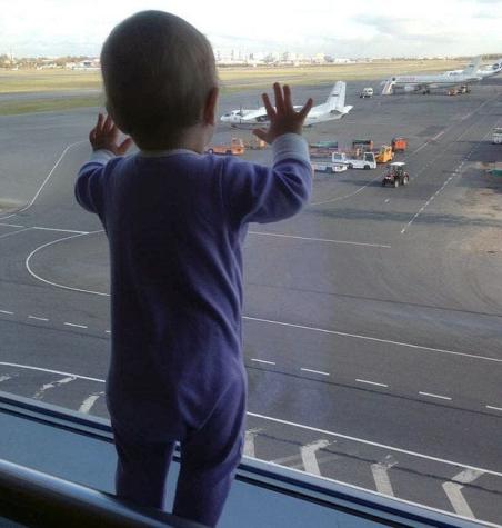 La foto de la niña que impacta a Rusia y que se transformó en símbolo de la tragedia aérea