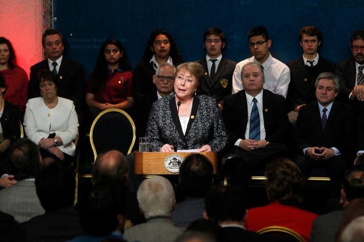 Bachelet repunta en encuesta Adimark: Aprobación sube 4 puntos y se cifra en un 29%