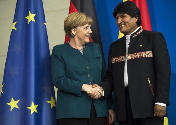 Merkel aborda demanda marítima y llama a Chile y Bolivia a "reanudar" conversaciones