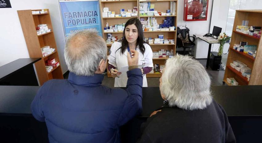 "Farmacia Popular de Recoleta": Así son los precios en comparación a las grandes cadenas