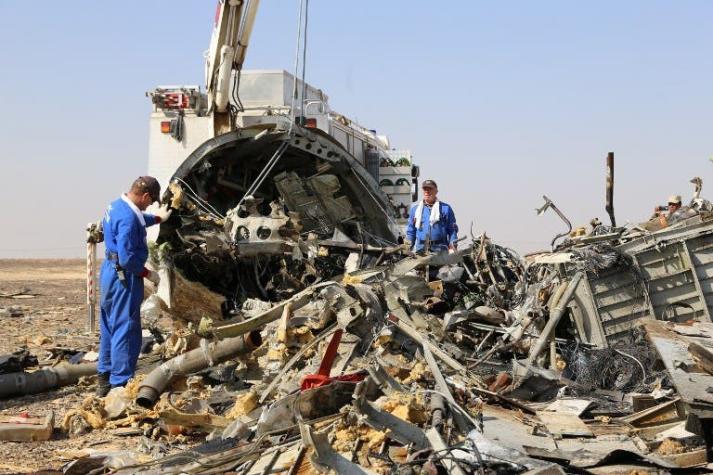 Reino Unido suspende los vuelos desde ciudad egipcia por sospecha de bomba en avión ruso