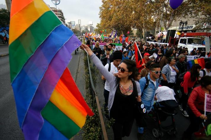 Corte de Colombia aprueba adopción por parte de parejas homosexuales