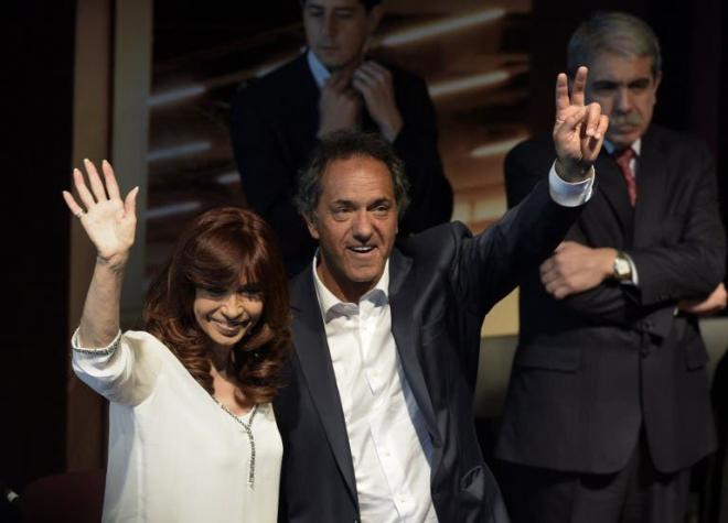 Cristina Fernández aparece con Scioli y critica con dureza a Macri